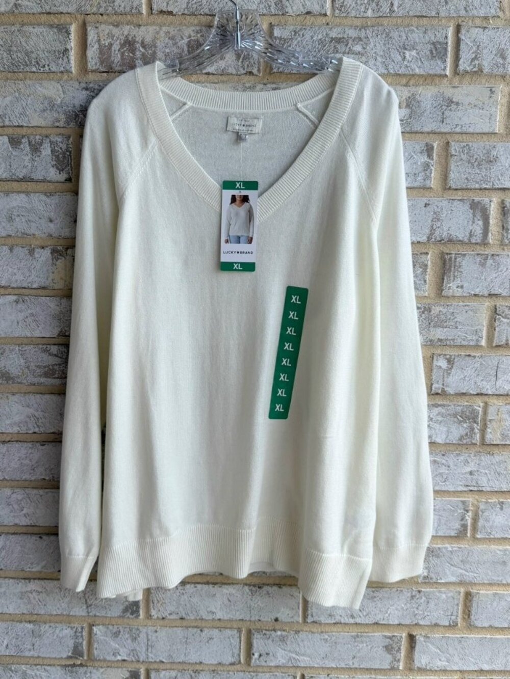 Lucky Brand Long Sleeve V-Neck Cotton Blend Cream Sweater Women's Size XL.